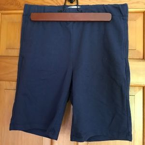 NORDSTROM BOYS SHORTS, Navy, size 14-16. Inseam 8 and waist 14.5 inches.  EUC.
